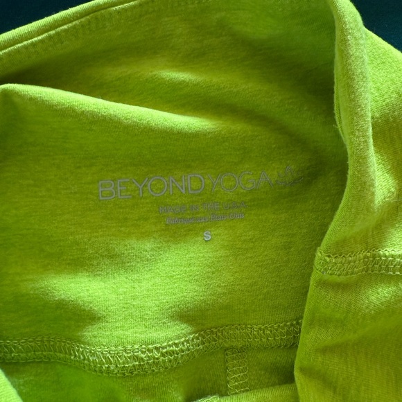 Beyond Yoga Lime Green Bike Shorts Set - Picture 3 of 4